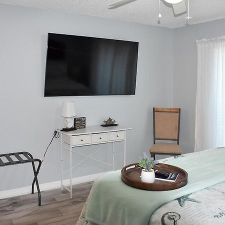 Lanai And Pond At Tranquil Bradenton Retreat!别墅 外观 照片